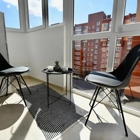 Cozy Apartment Next To The Park Ternopil Exterior photo