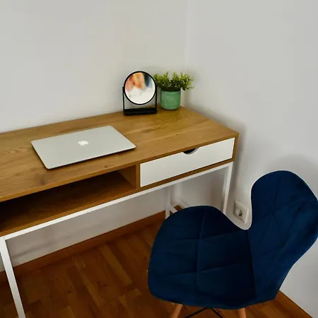 Cozy Apartment Next To The Park Ternopil Exterior photo